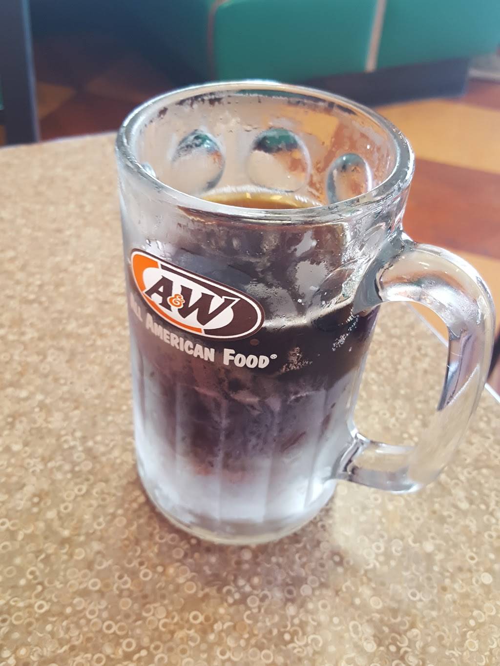 A&W Restaurant | restaurant | 210 Town Center Dr, Dearborn, MI 48126, USA | 3132711676 OR +1 313-271-1676