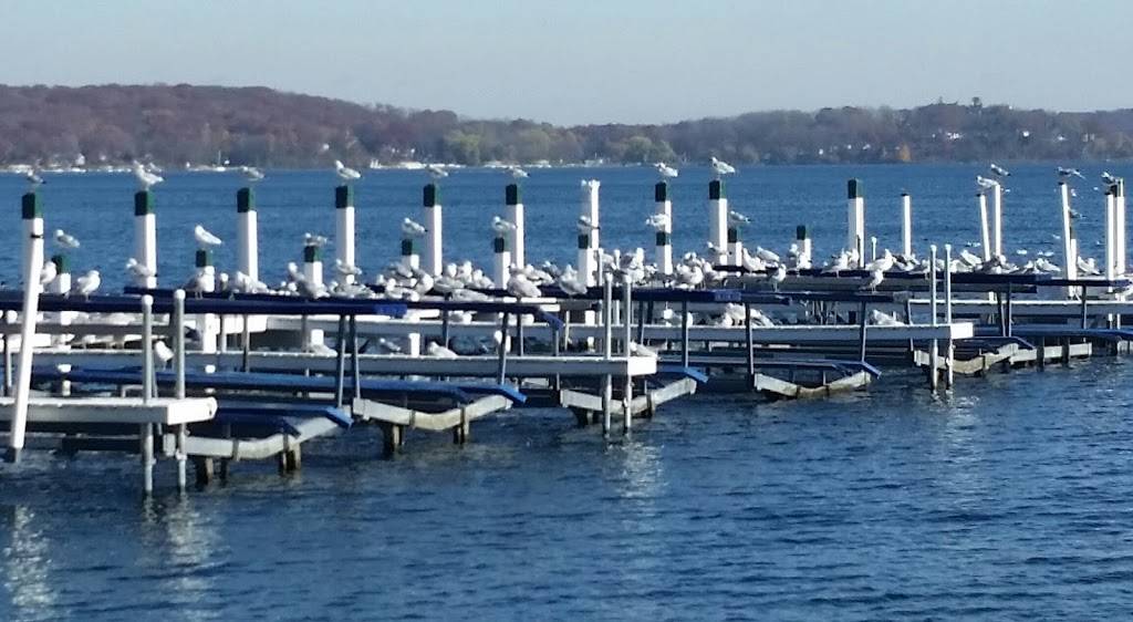 Chucks Lakeshore Inn | restaurant | 352 Lake St, Fontana-On-Geneva Lake, WI 53125, USA | 2622753222 OR +1 262-275-3222