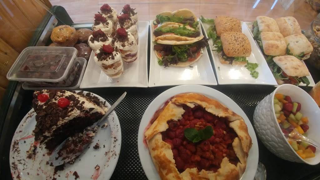 Ymah | restaurant | 5211 Rue Foster, Waterloo, QC J0E 2N0, Canada | 4505223579 OR +1 450-522-3579