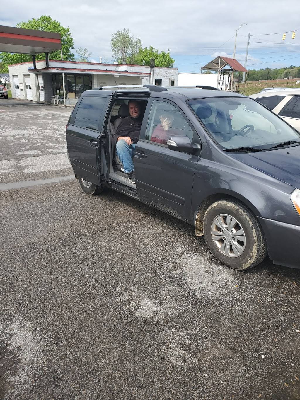 Carols Restaraunt | restaurant | Waverly, TN 37185, USA | 9312963300 OR +1 931-296-3300