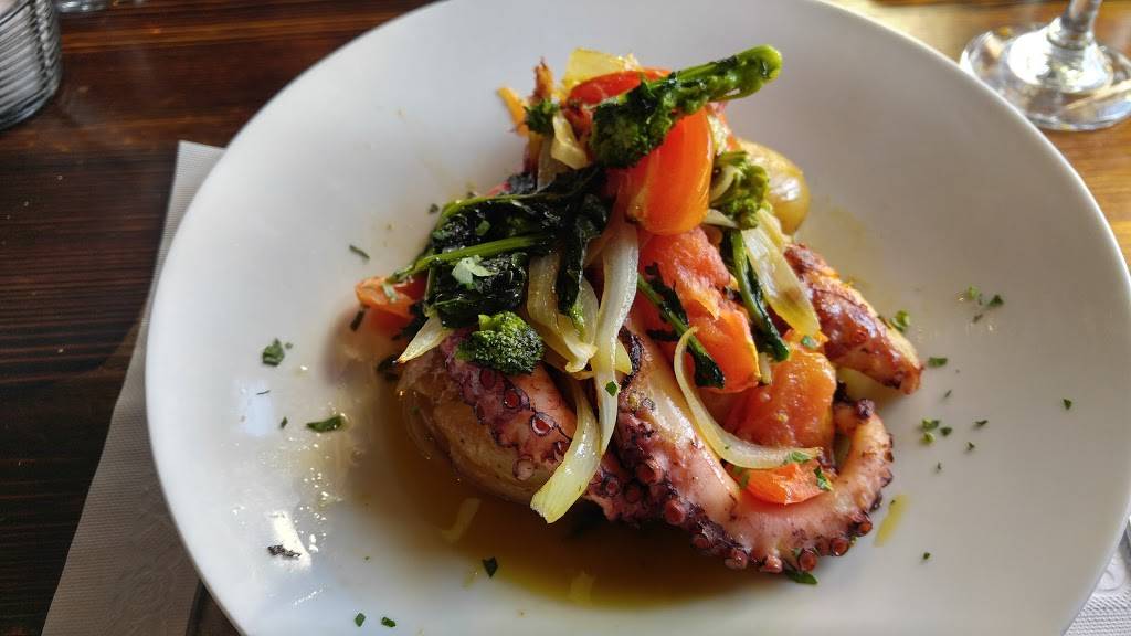 Campino Restaurant | restaurant | 70 Jabez St, Newark, NJ 07105, USA | 9735894004 OR +1 973-589-4004