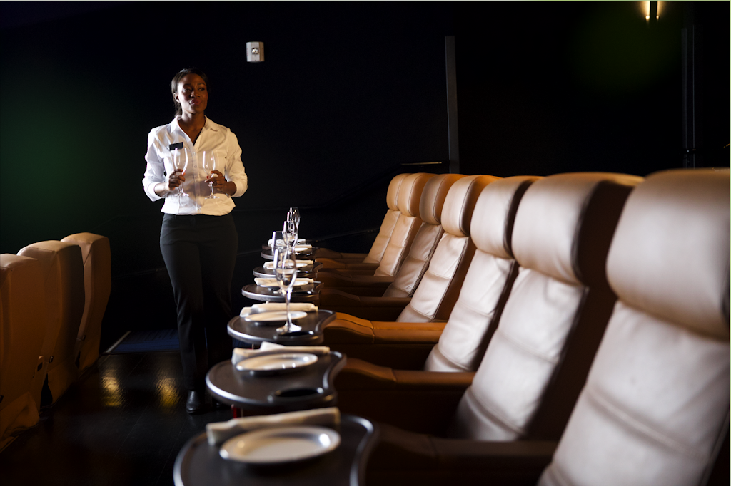 Studio Movie Grill Field Support Office | restaurant | 12404 Park Central Dr #400n, Dallas, TX 75251, USA | 9723887888 OR +1 972-388-7888