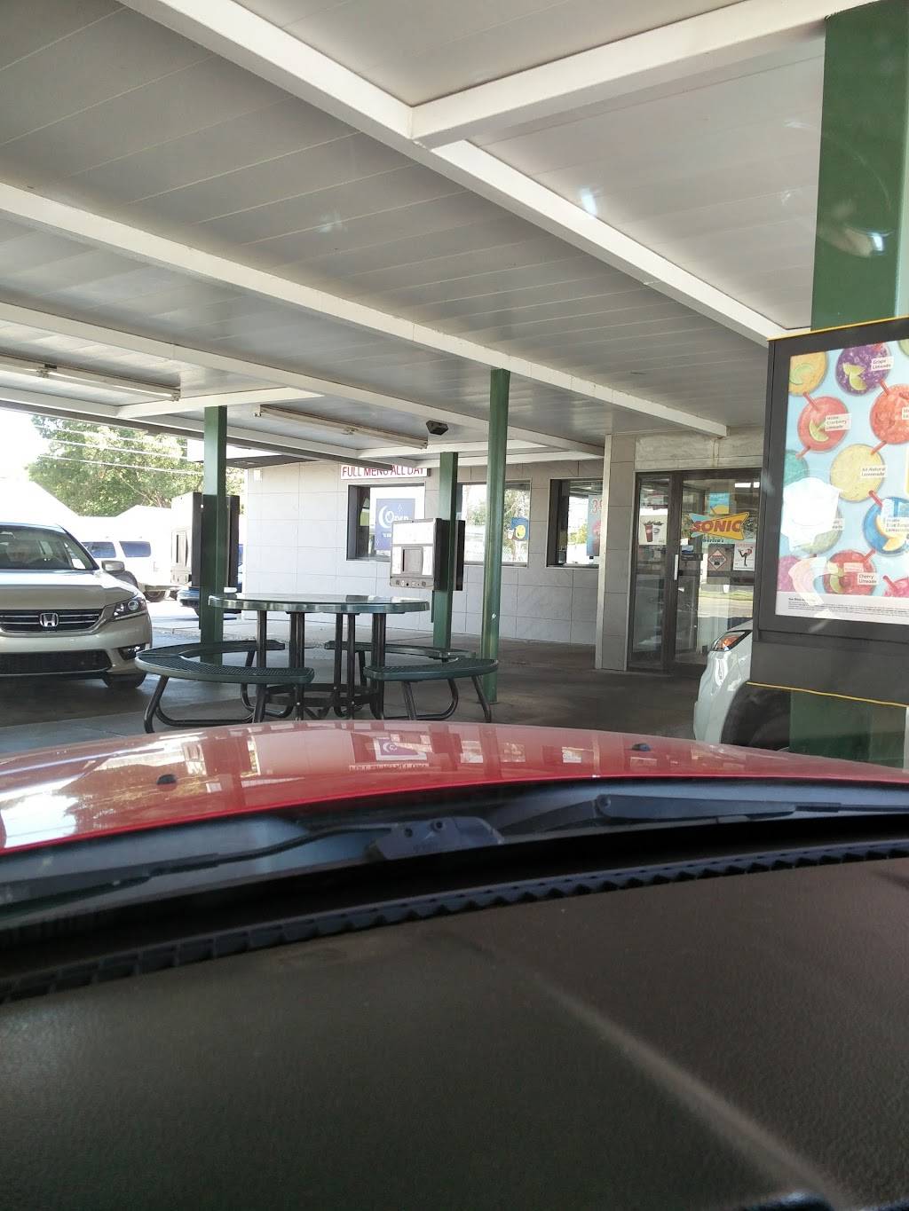 Sonic Drive-In | restaurant | 3401 S Sheridan Rd, Tulsa, OK 74145, USA | 9186652217 OR +1 918-665-2217