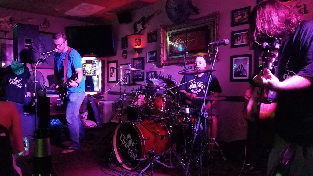 Boondocks Bar & Grill | restaurant | 10210 Airport Blvd, Mobile, AL 36608, USA | 2517767004 OR +1 251-776-7004