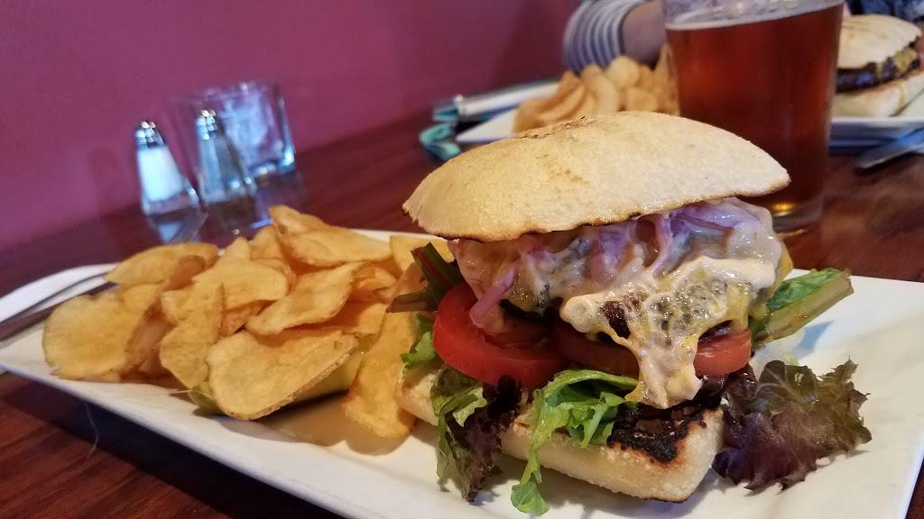 Christophers Bistro | restaurant | 69 Brookside Ave, Chester, NY 10918, USA | 8456105400 OR +1 845-610-5400