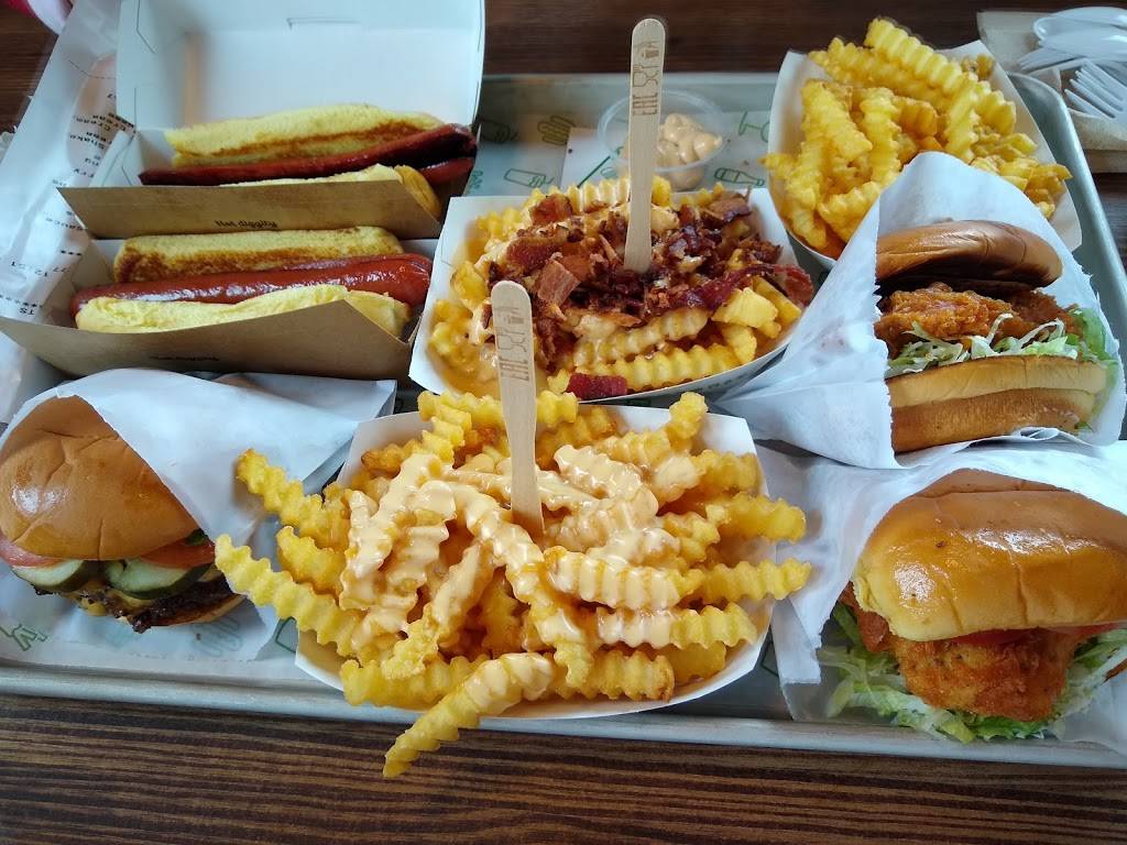Shake Shack | restaurant | 5290 Belt Line Rd Suite 112A, Dallas, TX 75240, USA | 4695015430 OR +1 469-501-5430