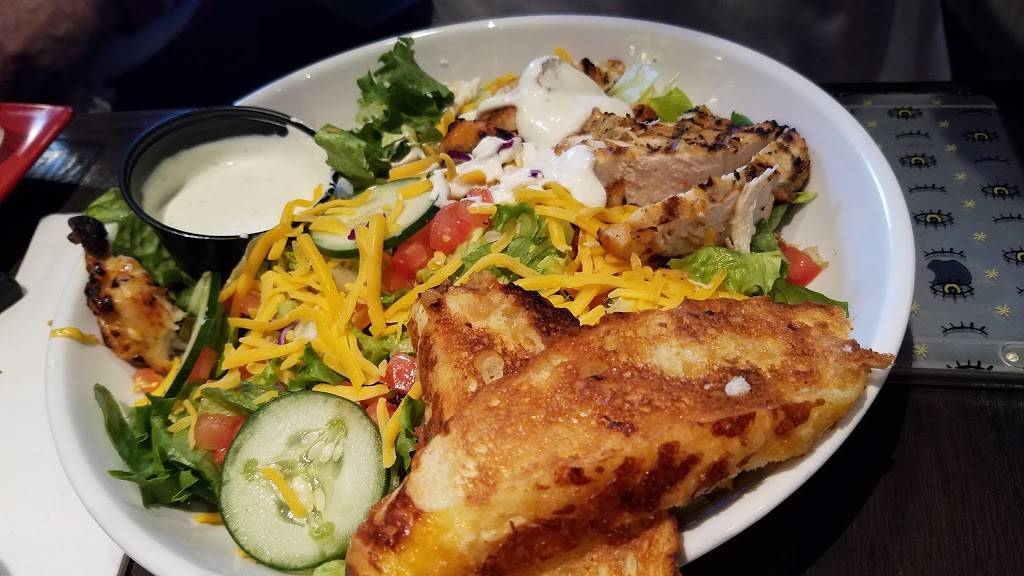 Red Robin Gourmet Burgers and Brews | restaurant | 5043 Tuttle Crossing Blvd #205, Dublin, OH 43016, USA | 6143569221 OR +1 614-356-9221