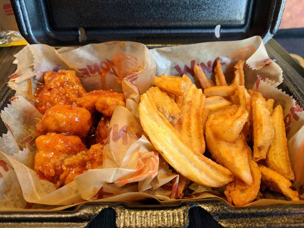 Wing Zone | restaurant | 215 Western Blvd #400, Jacksonville, NC 28546, USA | 9102943379 OR +1 910-294-3379