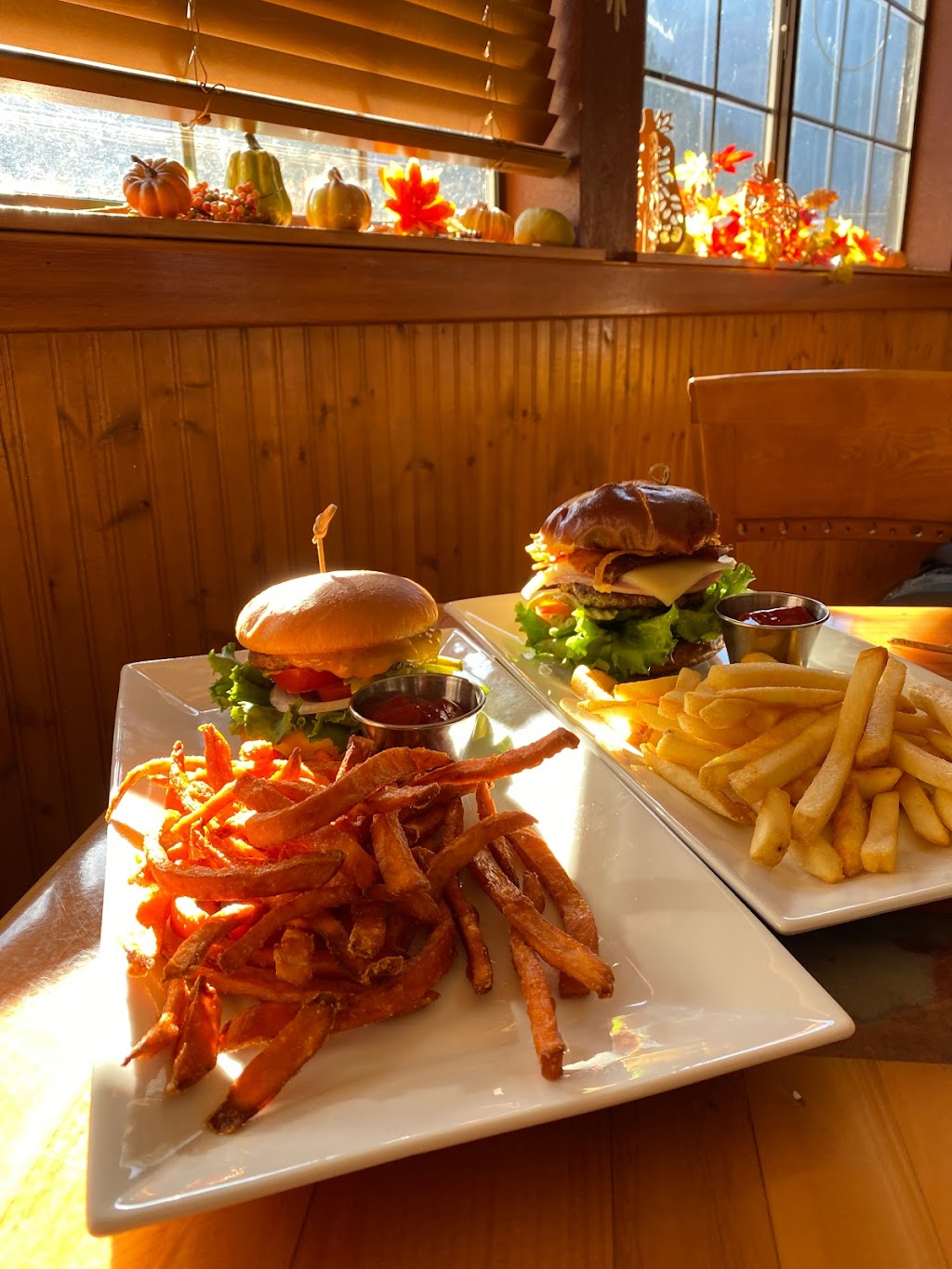 J J Hills Fresh Grill Restaurant in Leavenworth | restaurant | 505 US-2, Leavenworth, WA 98826, USA | 5095487000 OR +1 509-548-7000