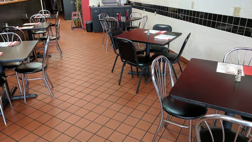 Chrissys Steak Shop | restaurant | 3063 William Penn Hwy, Easton, PA 18045, USA | 6102534033 OR +1 610-253-4033