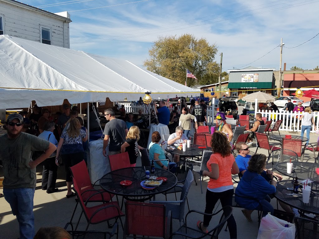 Yellow Dog Cafe & Bar | restaurant | 124 E Wall St, Worden, IL 62097, USA | 6184593663 OR +1 618-459-3663