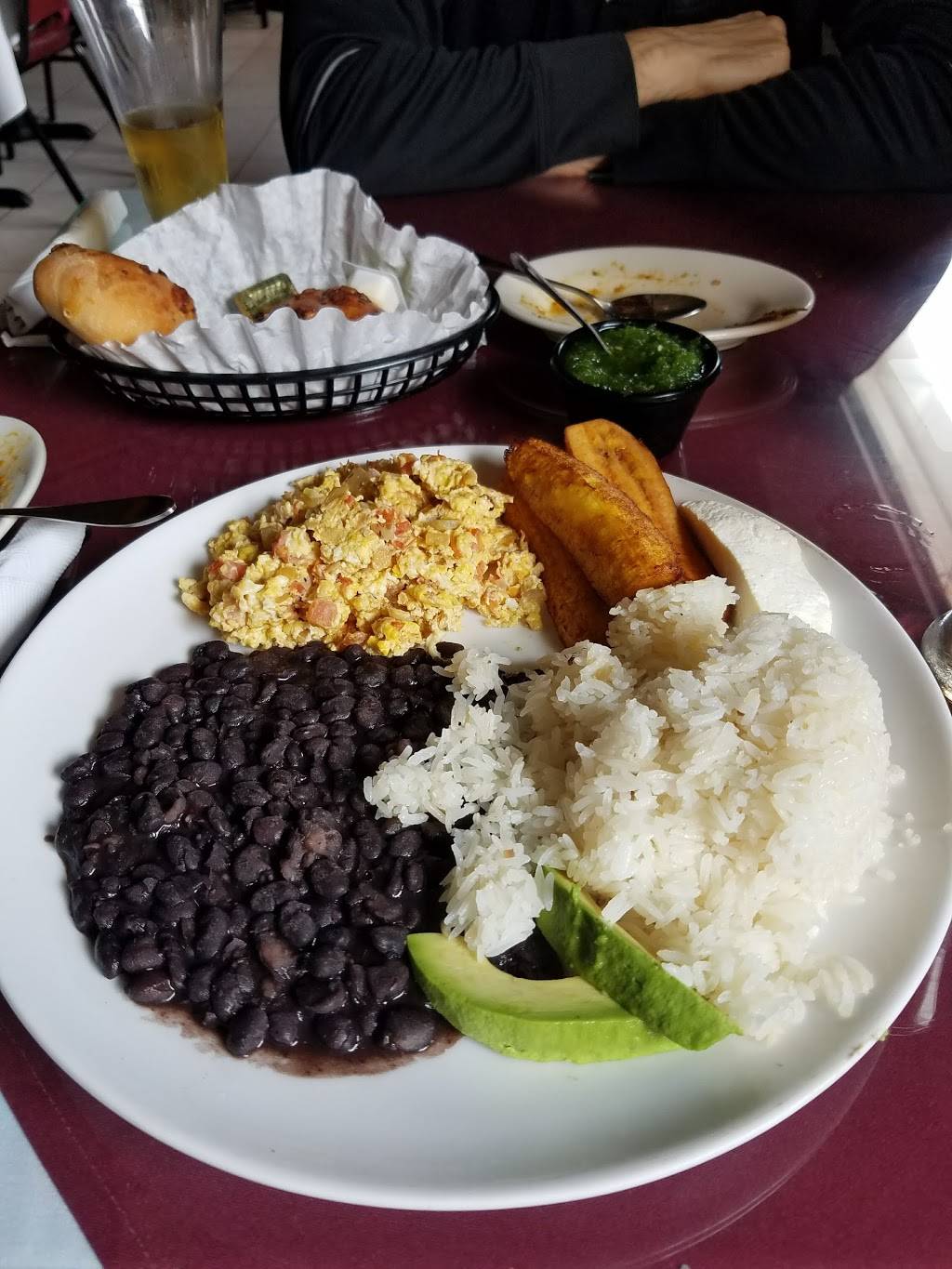 Luzmary Bolivian Restaurant | restaurant | 7151 Lee Hwy, Falls Church, VA 22046, USA | 7035331105 OR +1 703-533-1105