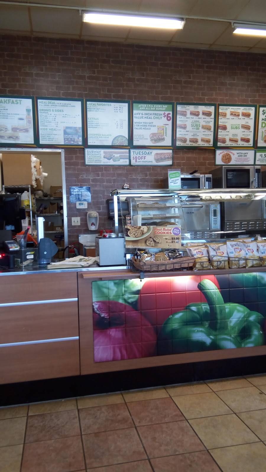 Subway | restaurant | 905 Eastland Dr, Jefferson City, MO 65101, USA | 5736350457 OR +1 573-635-0457