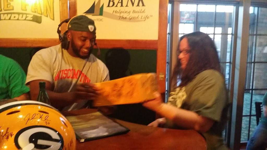 Pine Tree Sports Pub & Grill | restaurant | 4470 N Pine Tree Rd, Hobart, WI 54155, USA | 9204347501 OR +1 920-434-7501