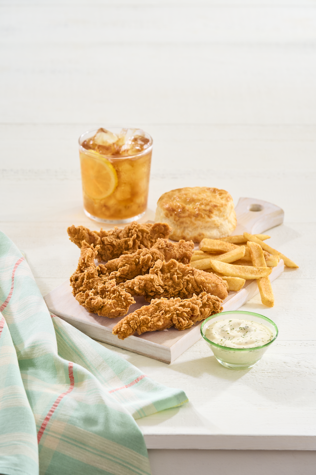 Bojangles | restaurant | 3551 Austin Peay Hwy, Memphis, TN 38128, USA | 9013725289 OR +1 901-372-5289