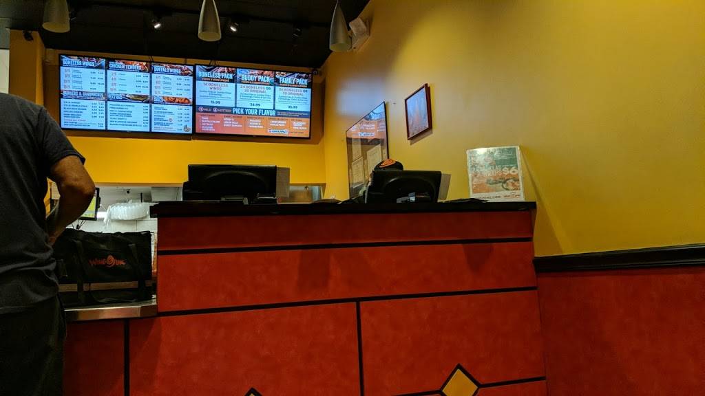 Wing Zone | restaurant | 3639, 2760 Sunrise Hwy, Bellmore, NY 11710, USA | 5165634054 OR +1 516-563-4054