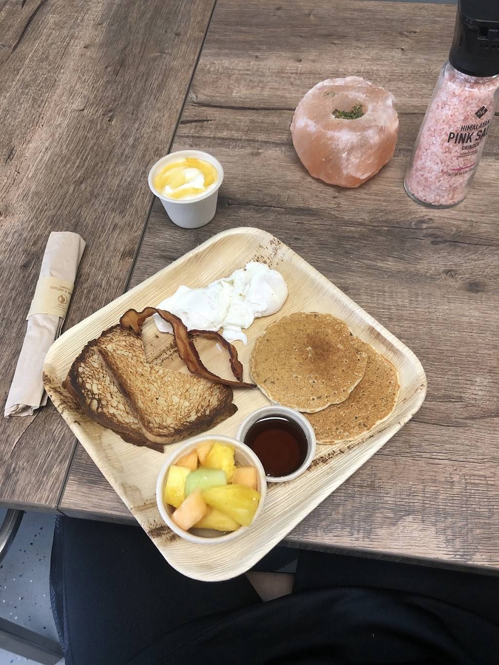 Sea Salt Healthy Kitchen | restaurant | 130 Retreat Village, St Simons, GA 31522, USA | 9122684137 OR +1 912-268-4137