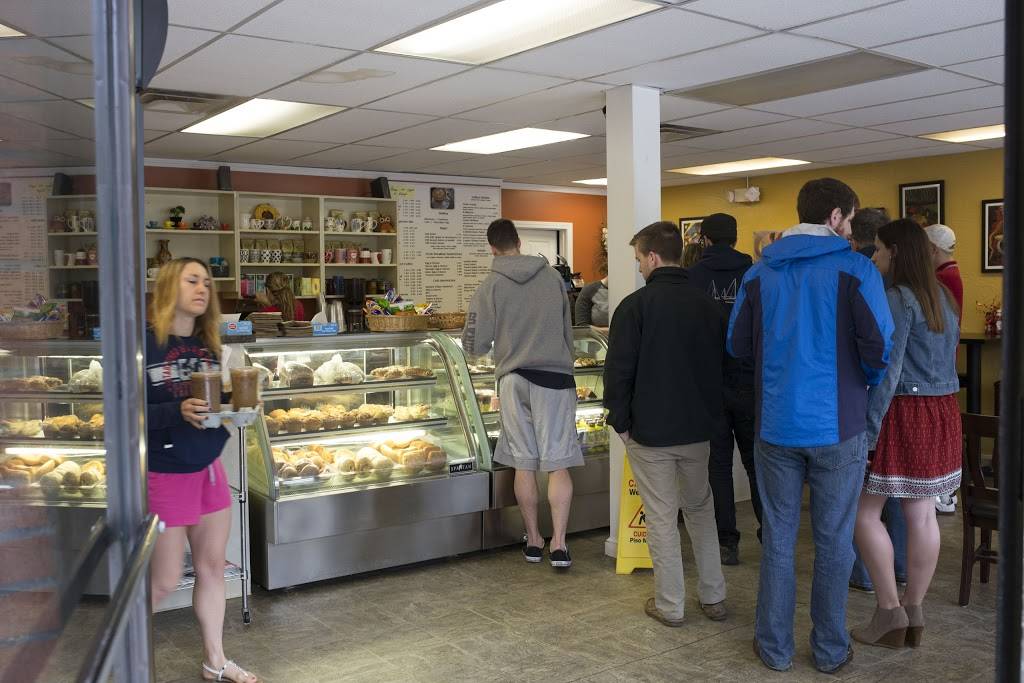 Dolce Vita Cafe | cafe | 1698 Commonwealth Avenue, Boston, MA 02135, USA | 6172322380 OR +1 617-232-2380