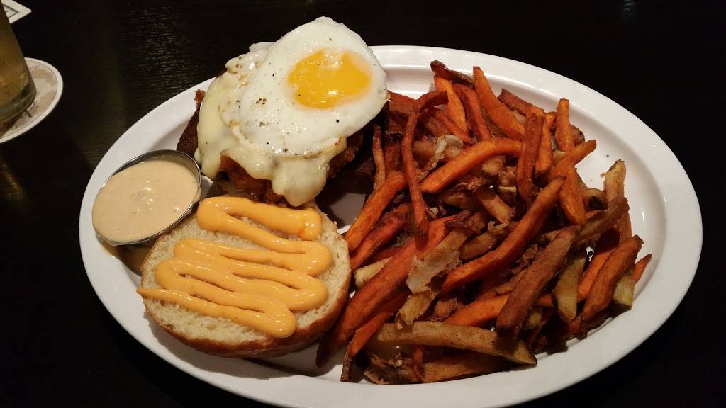 Chelsea Tavern | restaurant | 821 N Market St, Wilmington, DE 19801, USA | 3024823333 OR +1 302-482-3333