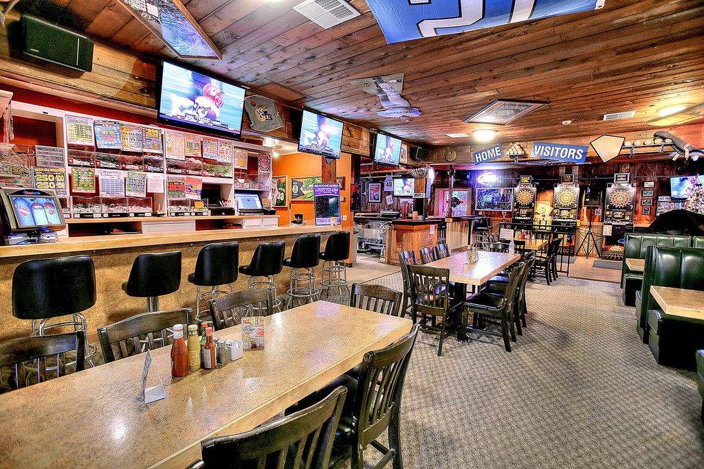The Hideaway Sports Pub | restaurant | 23227 Mountain Hwy E, Spanaway, WA 98387, USA | 2536555298 OR +1 253-655-5298