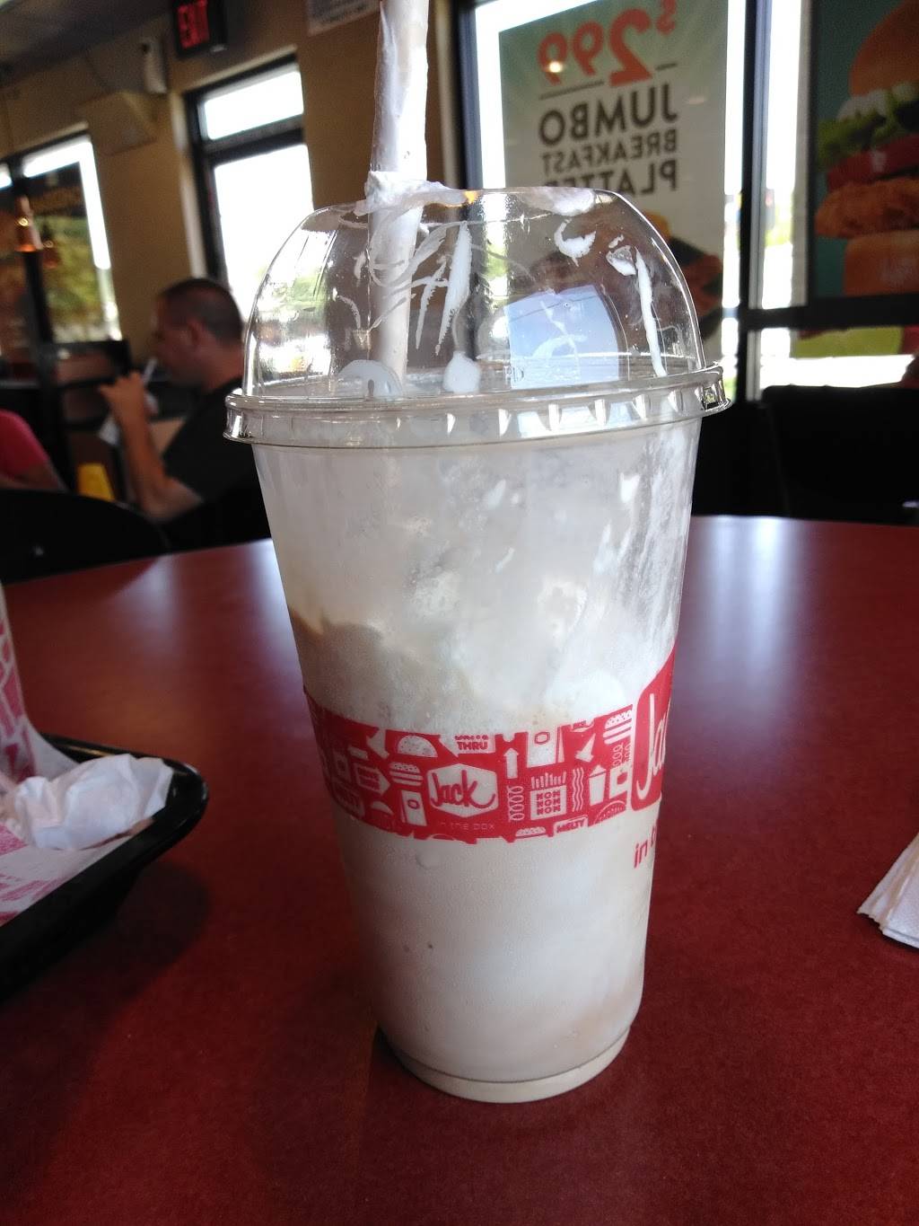 Jack in the Box | restaurant | 2220 Chester Ave, Bakersfield, CA 93301, USA | 6613249330 OR +1 661-324-9330