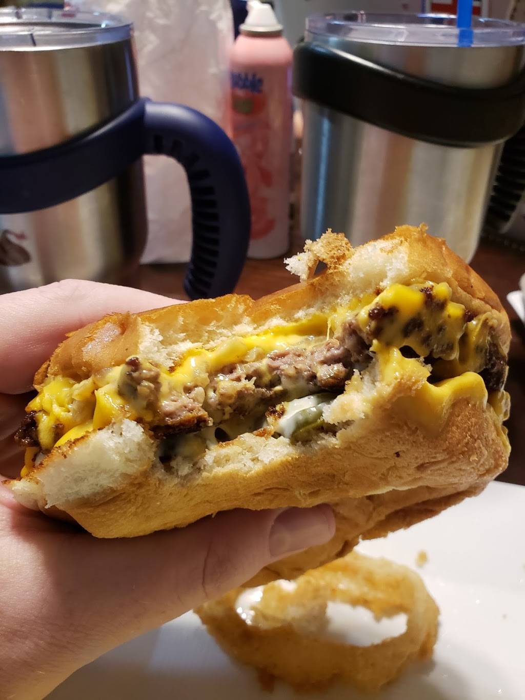Willy Burger | restaurant | 5535 Calder Ave, Beaumont, TX 77706, USA | 4098923400 OR +1 409-892-3400