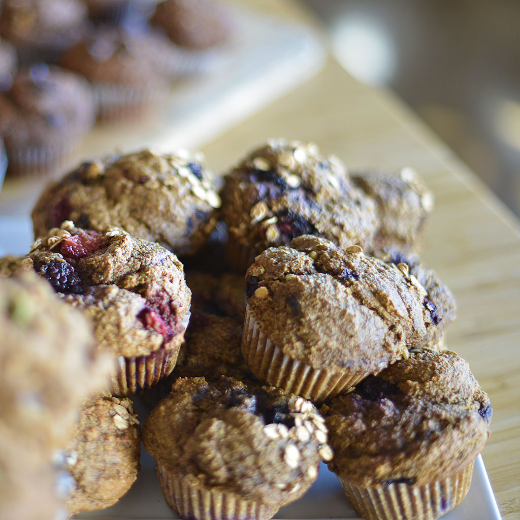 Carrots N Dates | restaurant | 1125 Lesperance Rd, Windsor, ON N8N 1X3, Canada | 5197350447 OR +1 519-735-0447