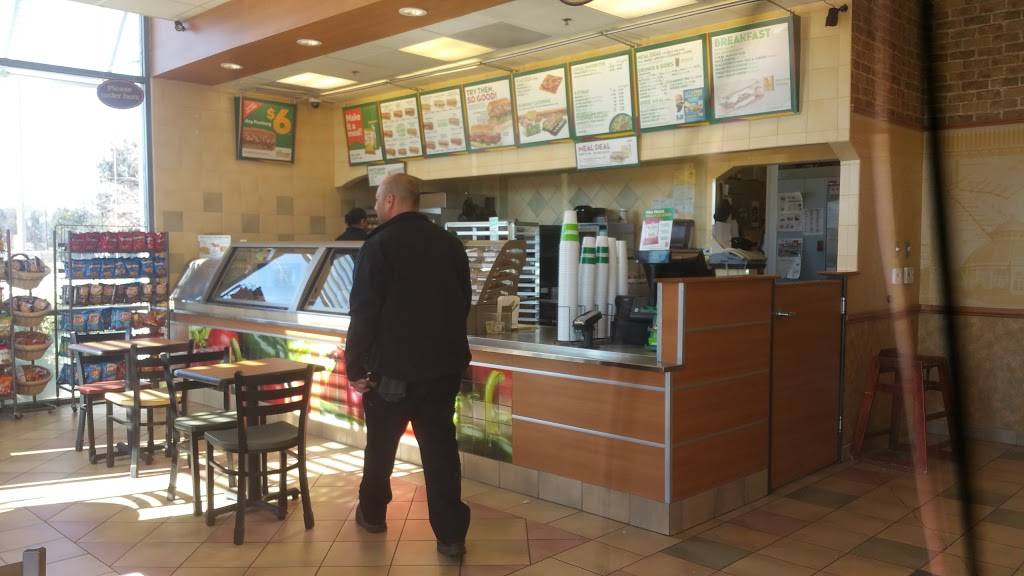 Subway Restaurants | restaurant | 28788 The Old Rd, Valencia, CA 91355, USA | 6617750400 OR +1 661-775-0400