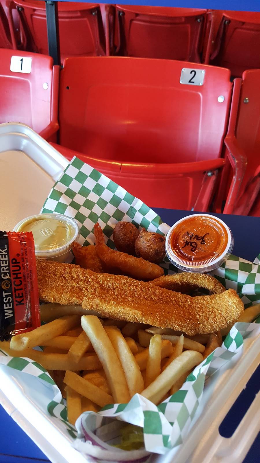 Tjs Catfish & Wings | restaurant | 4261 Green Oaks Blvd #506, Arlington, TX 76016, USA | 8175721600 OR +1 817-572-1600