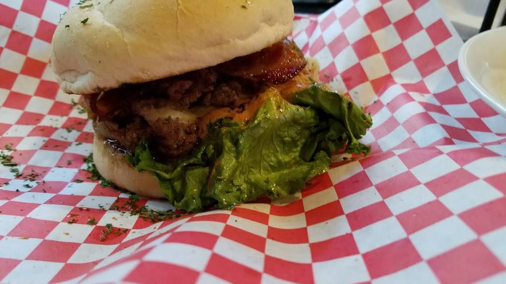 Olivers On Lynn Alley | restaurant | 26 N High St, Columbus, OH 43215, USA | 6148675004 OR +1 614-867-5004