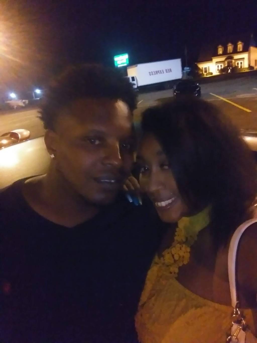 Reminisce Sports Cafe | cafe | 8200 Hamilton Ave, Cincinnati, OH 45231, USA | 5134946366 OR +1 513-494-6366