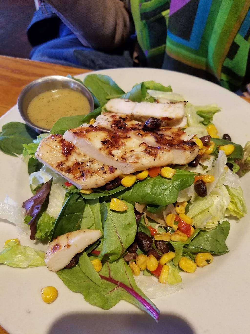 Chilis Grill & Bar | restaurant | 3625 S Monaco Pkwy, Denver, CO 80237, USA | 3036912928 OR +1 303-691-2928