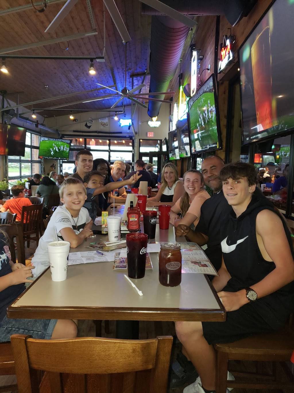 Pluckers Wing Bar | restaurant | 25310 Northwest Fwy, Cypress, TX 77429, USA | 2813739464 OR +1 281-373-9464