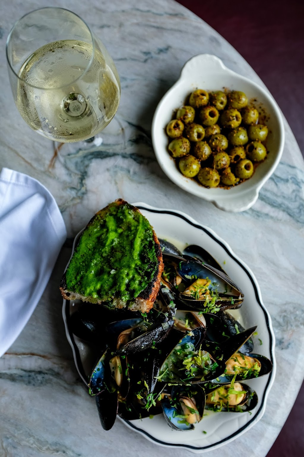 Wayside Tavern | restaurant | 747 Congress St, Portland, ME 04102, USA | 2076139568 OR +1 207-613-9568