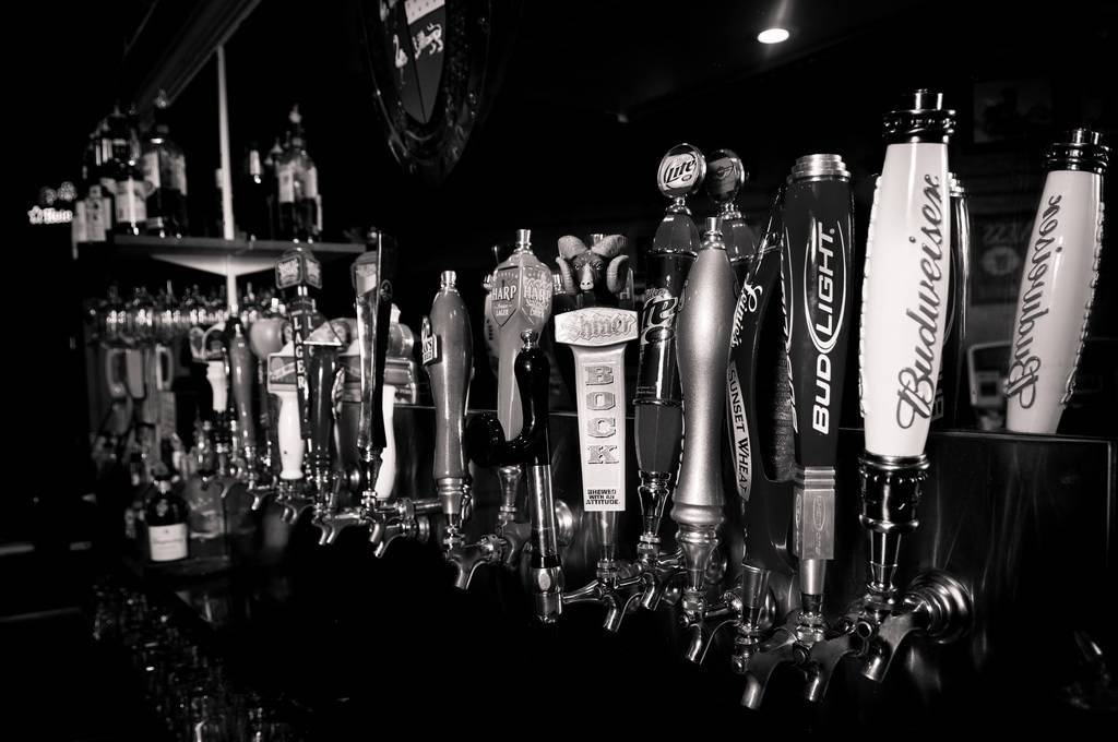 The Iron Horse Pub | restaurant | 615 8th St, Wichita Falls, TX 76301, USA | 9407679488 OR +1 940-767-9488