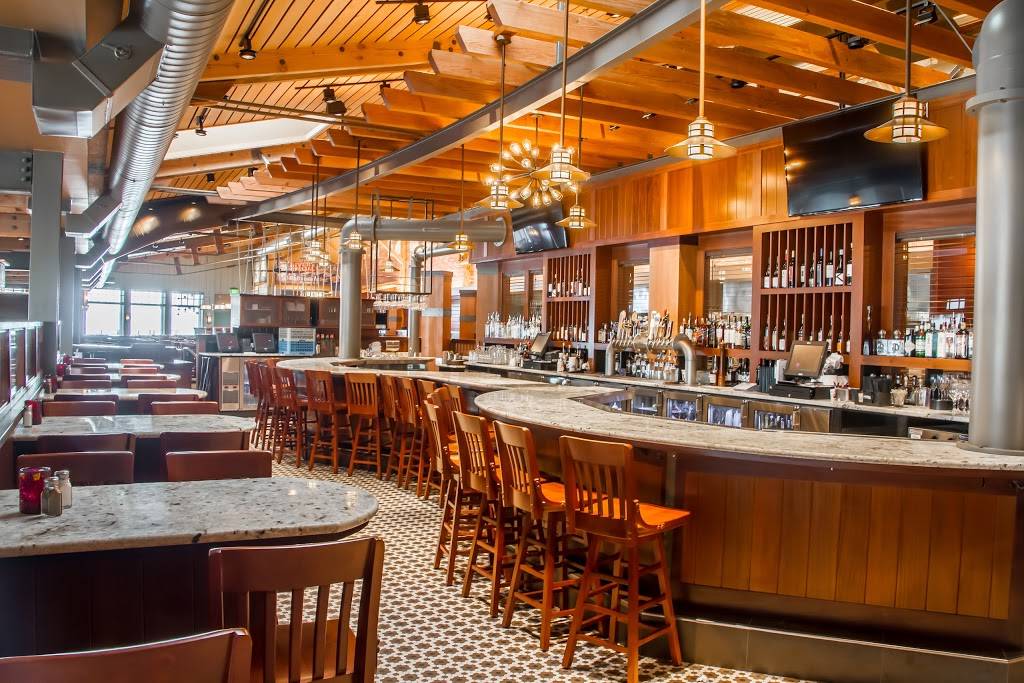 Ivars Acres of Clams | restaurant | 1001 Alaskan Way, Seattle, WA 98104, USA | 2066246852 OR +1 206-624-6852