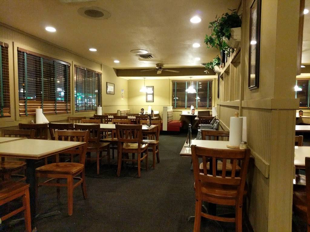 Pizza Hut | meal takeaway | 105 W Lincoln Ave, Charleston, IL 61920, USA | 2173488213 OR +1 217-348-8213