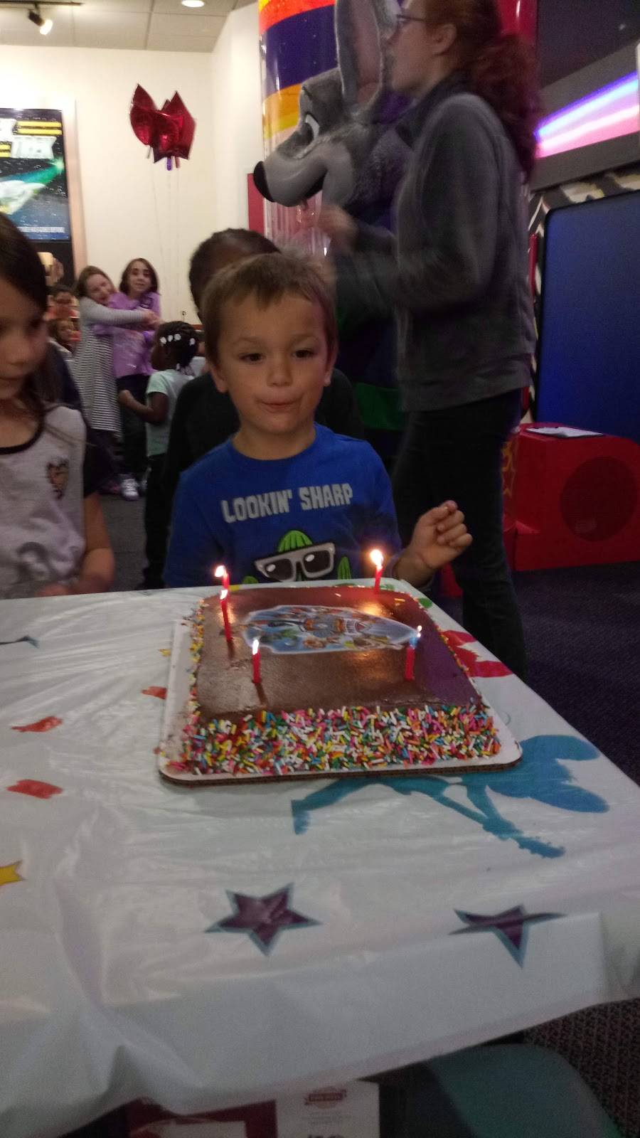 Chuck E. Cheese | restaurant | 1755 Martin Luther King Blvd, Houma, LA 70360, USA | 9858684627 OR +1 985-868-4627