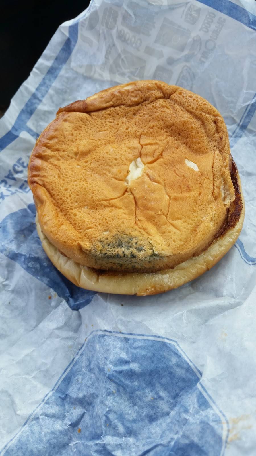 Jack in the Box | restaurant | 11615 N, I-35, San Antonio, TX 78233, USA | 2109679255 OR +1 210-967-9255