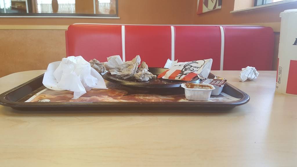 KFC | restaurant | 7006 W 75th St, Overland Park, KS 66204, USA | 9133623246 OR +1 913-362-3246