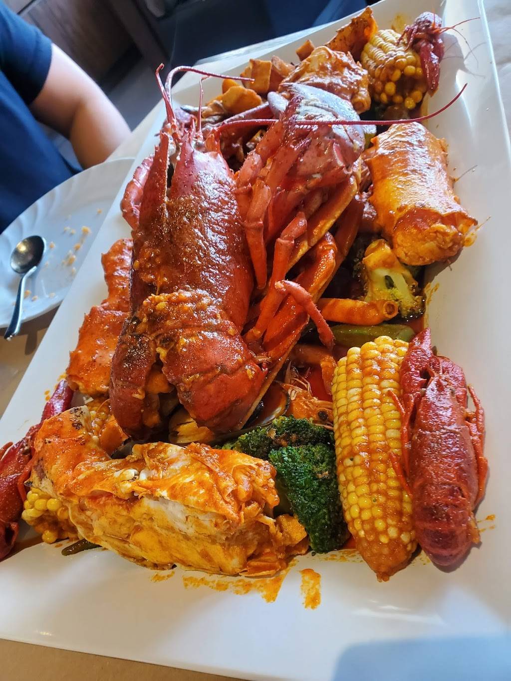 The Captains Boil | restaurant | 1800 The Queensway #5, Etobicoke, ON M9C 5H5, Canada | 4167921880 OR +1 416-792-1880