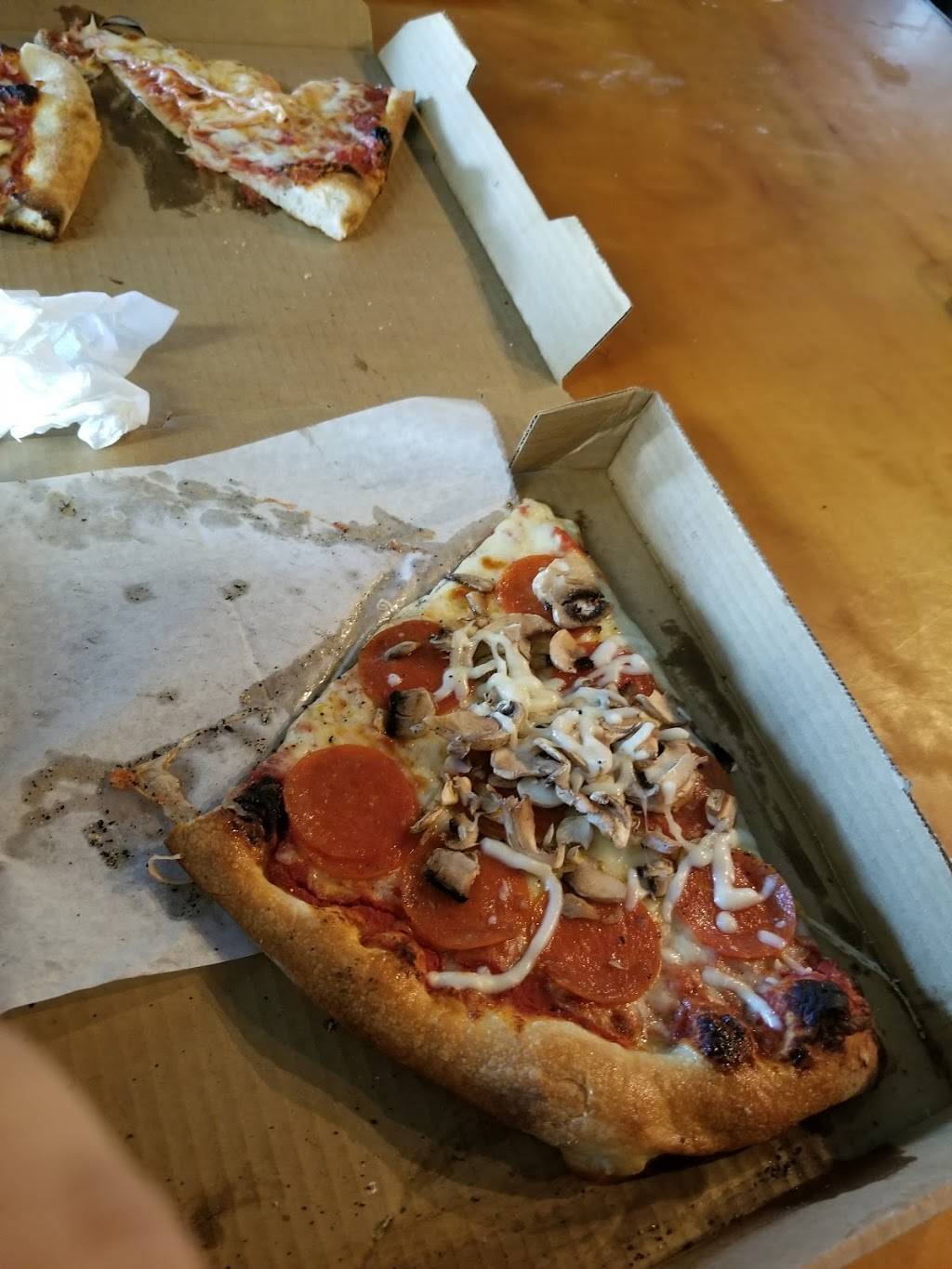 Famous Pizza | restaurant | 109 Fairfield St, Oldsmar, FL 34677, USA | 8138555228 OR +1 813-855-5228