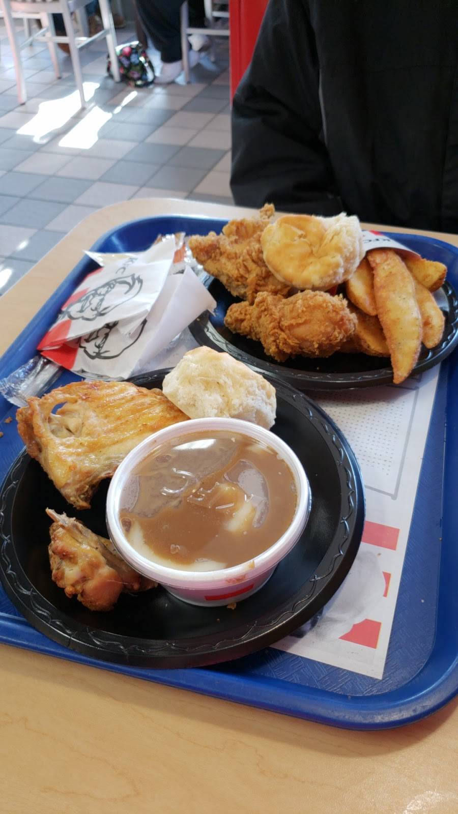 KFC | restaurant | 5813 NE Antioch Rd, Gladstone, MO 64119, USA | 8164555205 OR +1 816-455-5205