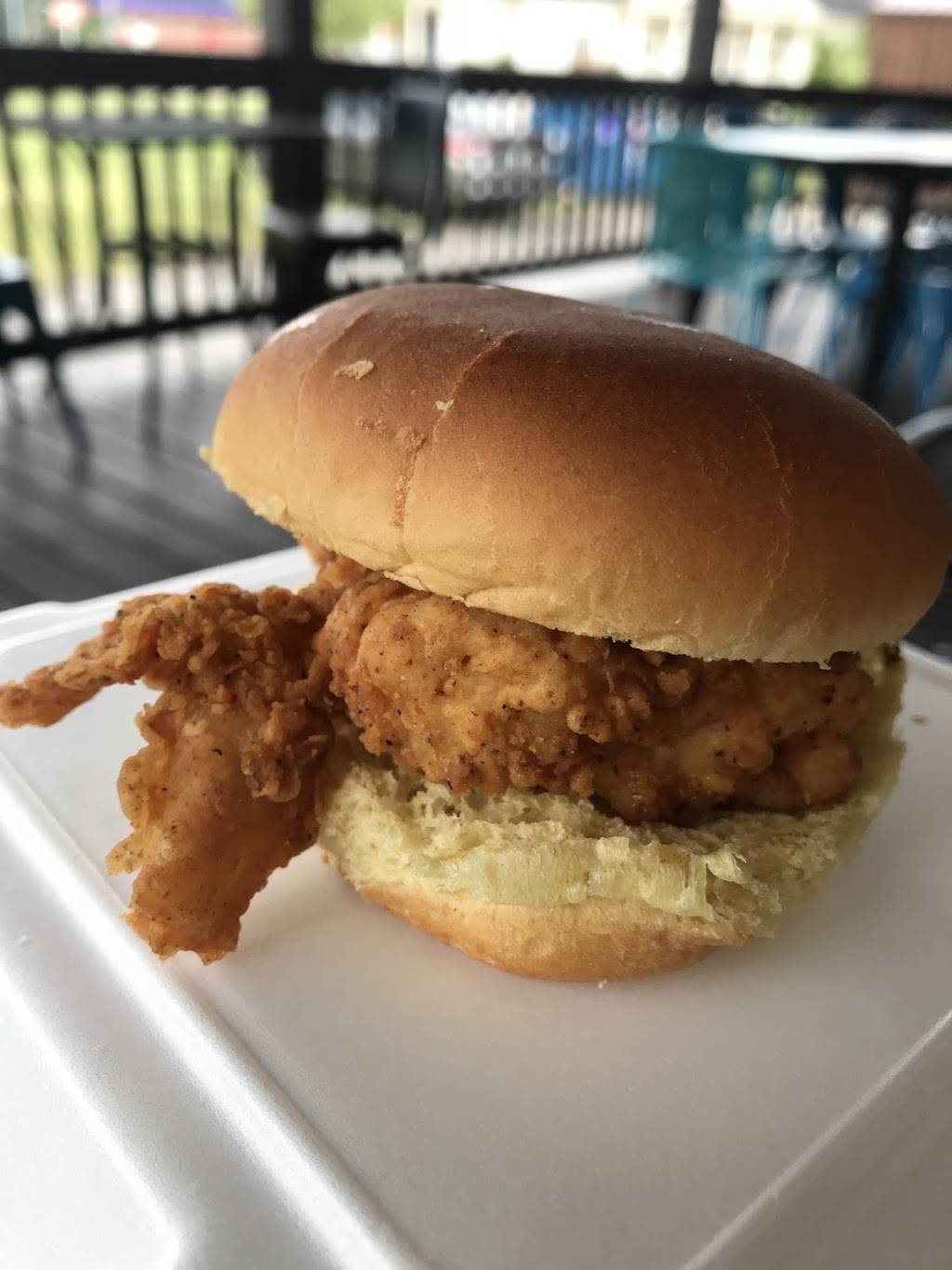 Johnnys Hook N Grill | restaurant | 13060 TN-28, Whitwell, TN 37397, USA | 4238154014 OR +1 423-815-4014