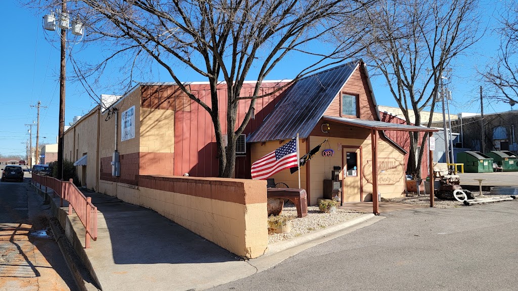 The Feed Mill | restaurant | 108 N 6th St, Gatesville, TX 76528, USA | 2548659450 OR +1 254-865-9450