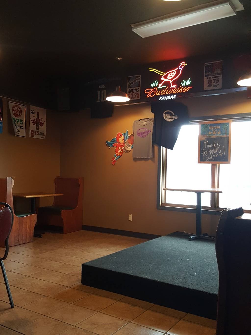 Mikeys Bar & Grill | restaurant | 6021 E U.S. HWY 24 suite A, Rossville, KS 66533, USA | 7855846021 OR +1 785-584-6021