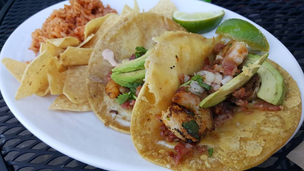 Rubios Coastal Grill | restaurant | 2675 Gateway Rd #104, Carlsbad, CA 92010, USA | 7604761442 OR +1 760-476-1442