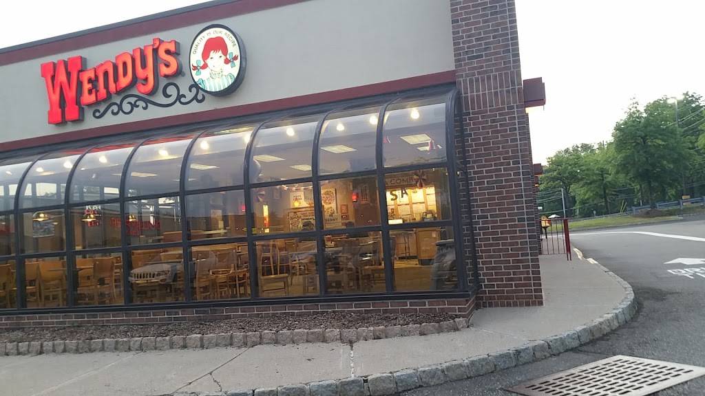 Wendys | restaurant | 637 Hamburg Turnpike, Wayne, NJ 07470, USA | 9737909637 OR +1 973-790-9637