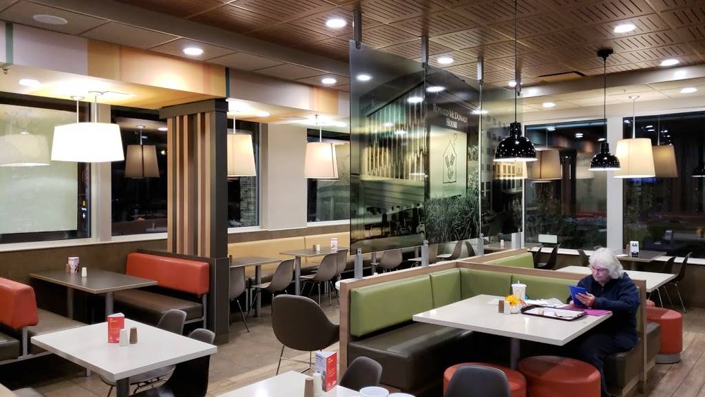 McDonalds | cafe | 2303 W Monroe St, Springfield, IL 62704, USA | 2175464319 OR +1 217-546-4319