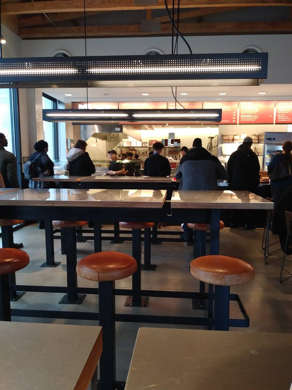 Chipotle Mexican Grill | restaurant | 1926 Daniel Stuart Square, Woodbridge, VA 22191, USA | 7034926590 OR +1 703-492-6590